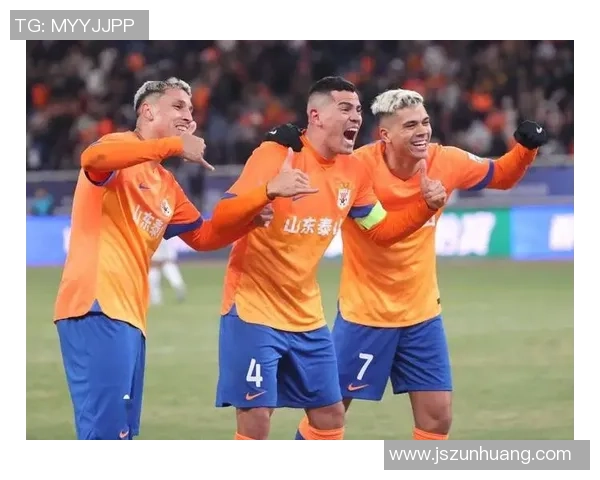 山东鲁能泰山迎战辽宁直，争夺中超联赛关键三分之战